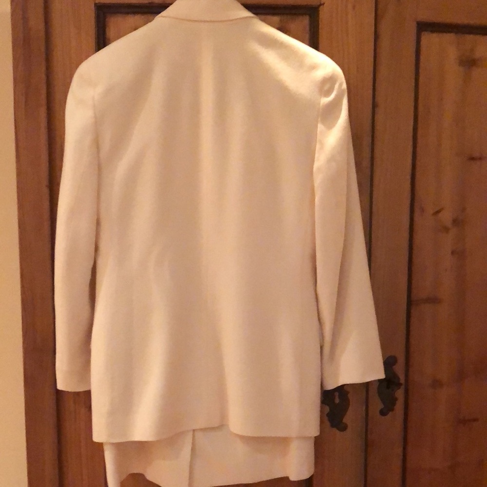 Pendleton Cream Single-Button Blazer - Picture 4 of 15